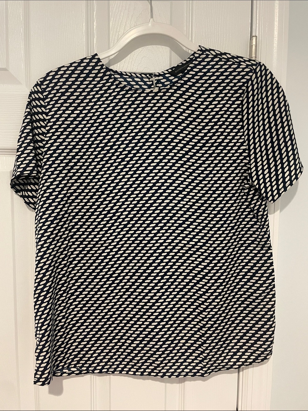 Banana Republic Black and White Patterned Short Sleeve Blouse